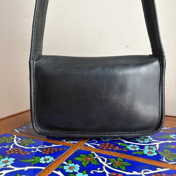 *RARE* Coach Sling Bag #9710 Black Leather NYC Vintage 1985 Turnlock Flap Bag - Picture 4 of 16